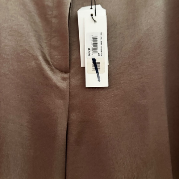 L’agence suit. Luxurious looking. Fits true 14 IMO.Pants very long.NWT - Picture 10 of 10